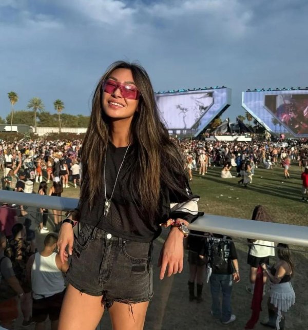 金控配资 曾被“踢出”公司，如今靠股份逆袭！30岁郭露西身价12亿美元